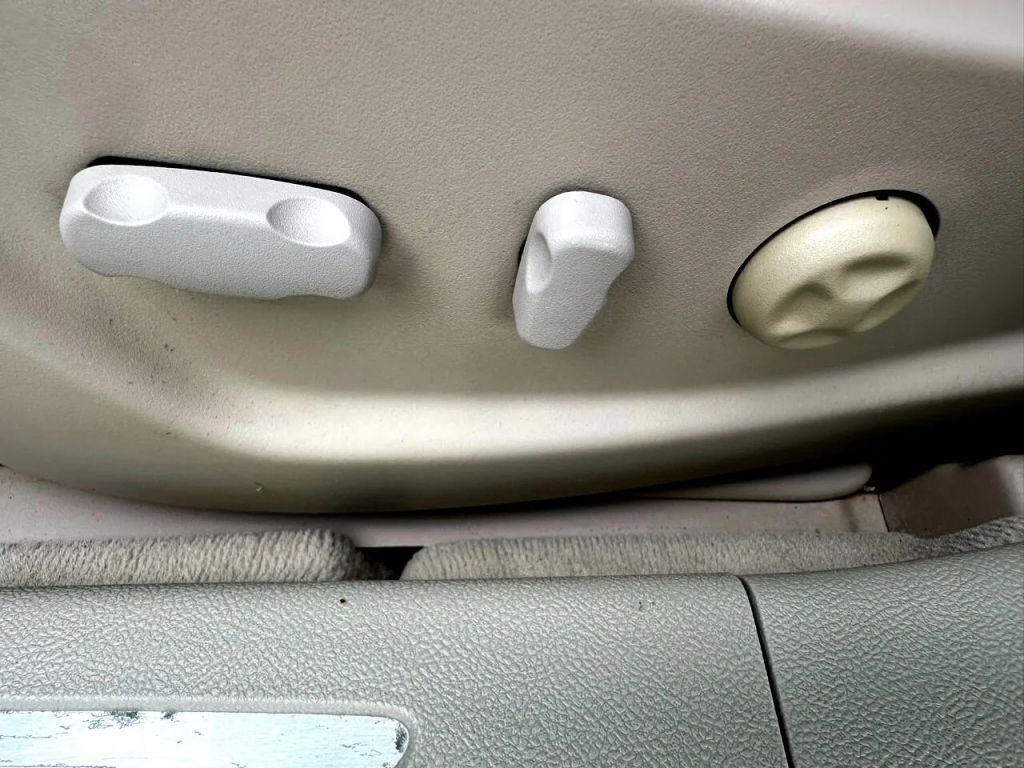 used 2007 Cadillac DTS car, priced at $7,495