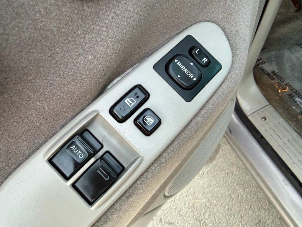 used 2002 Toyota Tundra car, priced at $9,995