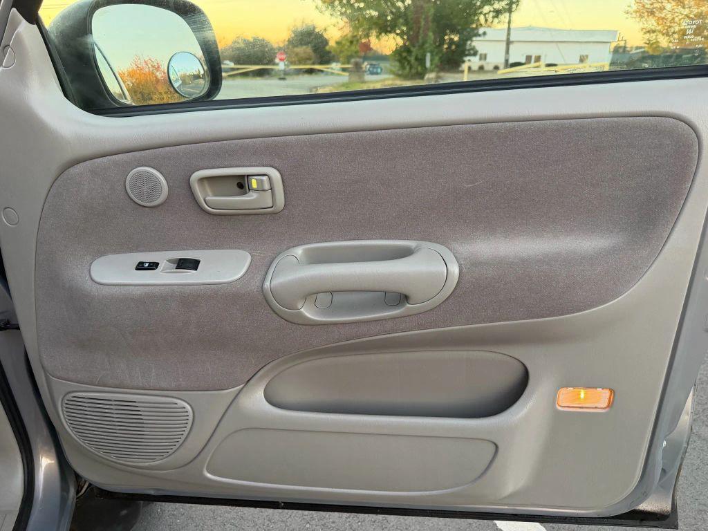 used 2002 Toyota Tundra car, priced at $9,995