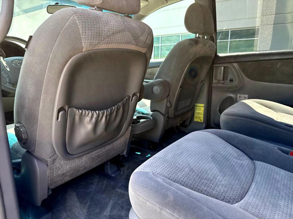 used 2007 Toyota Sienna car, priced at $6,495
