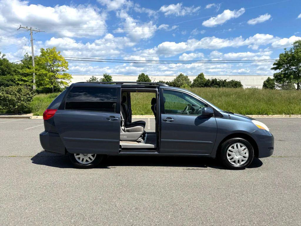 used 2007 Toyota Sienna car, priced at $6,495