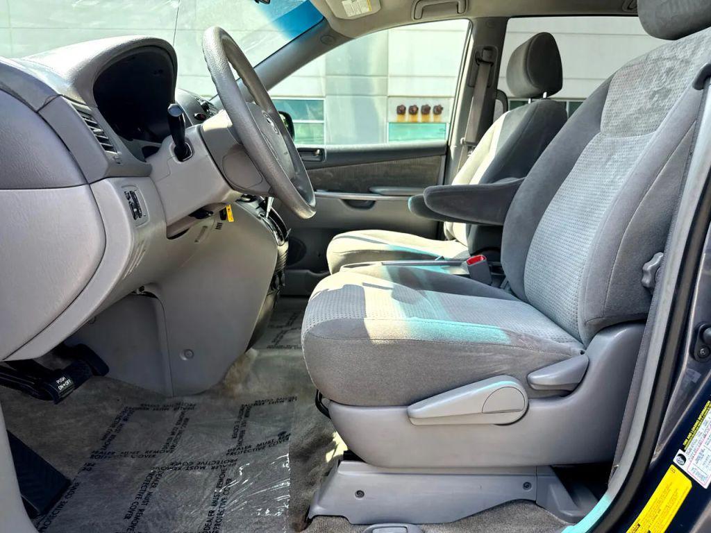 used 2007 Toyota Sienna car, priced at $6,495