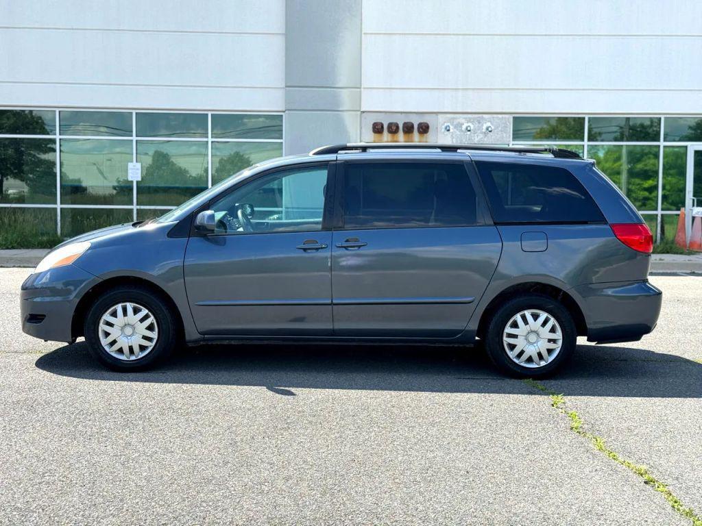 used 2007 Toyota Sienna car, priced at $6,495