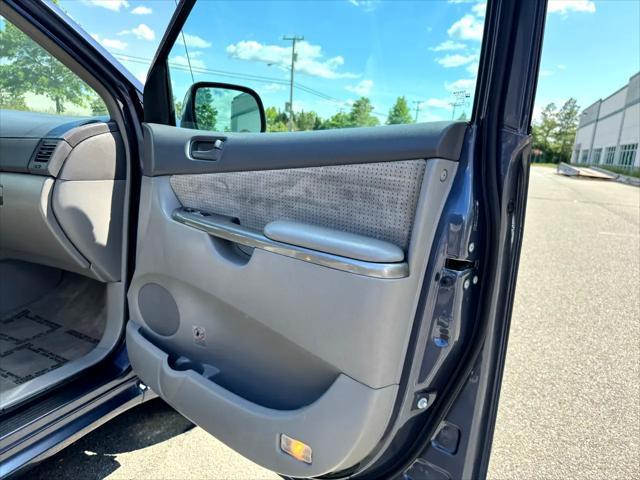 used 2007 Toyota Sienna car, priced at $7,995