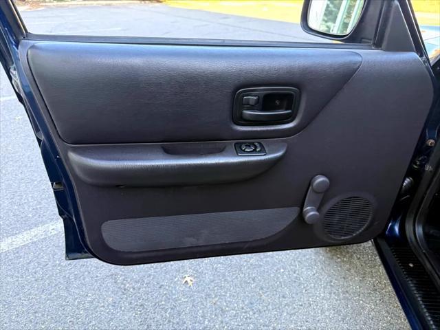 used 2000 Jeep Cherokee car, priced at $6,495
