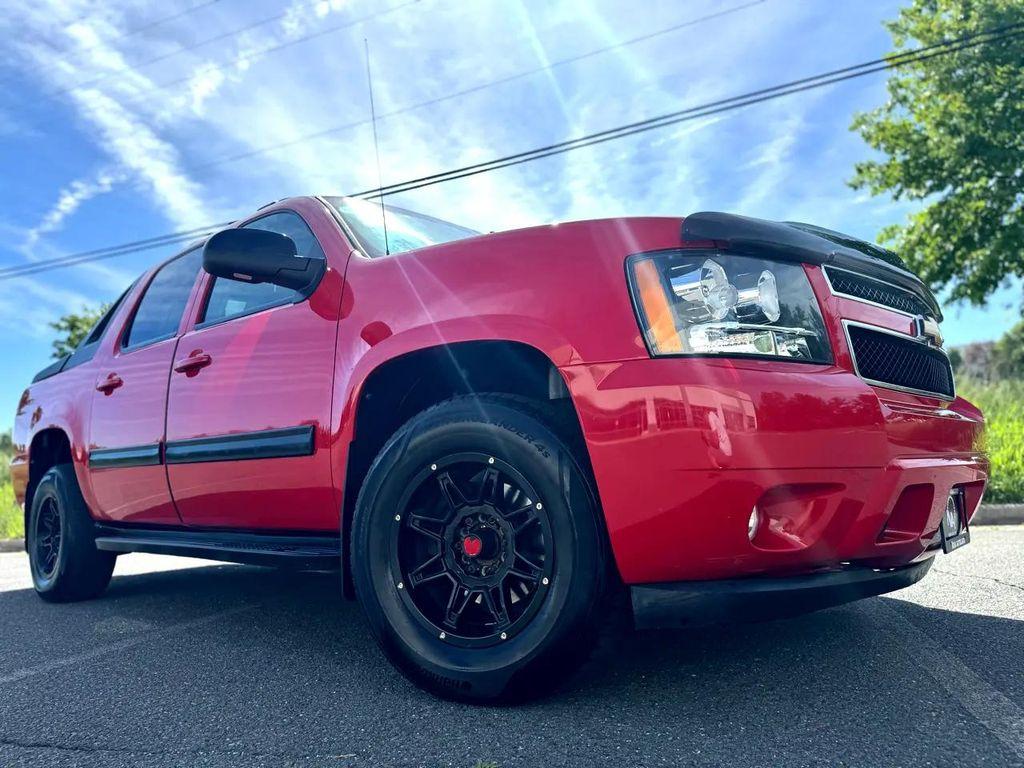 used 2011 Chevrolet Avalanche car, priced at $11,995