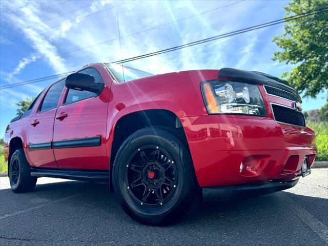 used 2011 Chevrolet Avalanche car, priced at $12,995