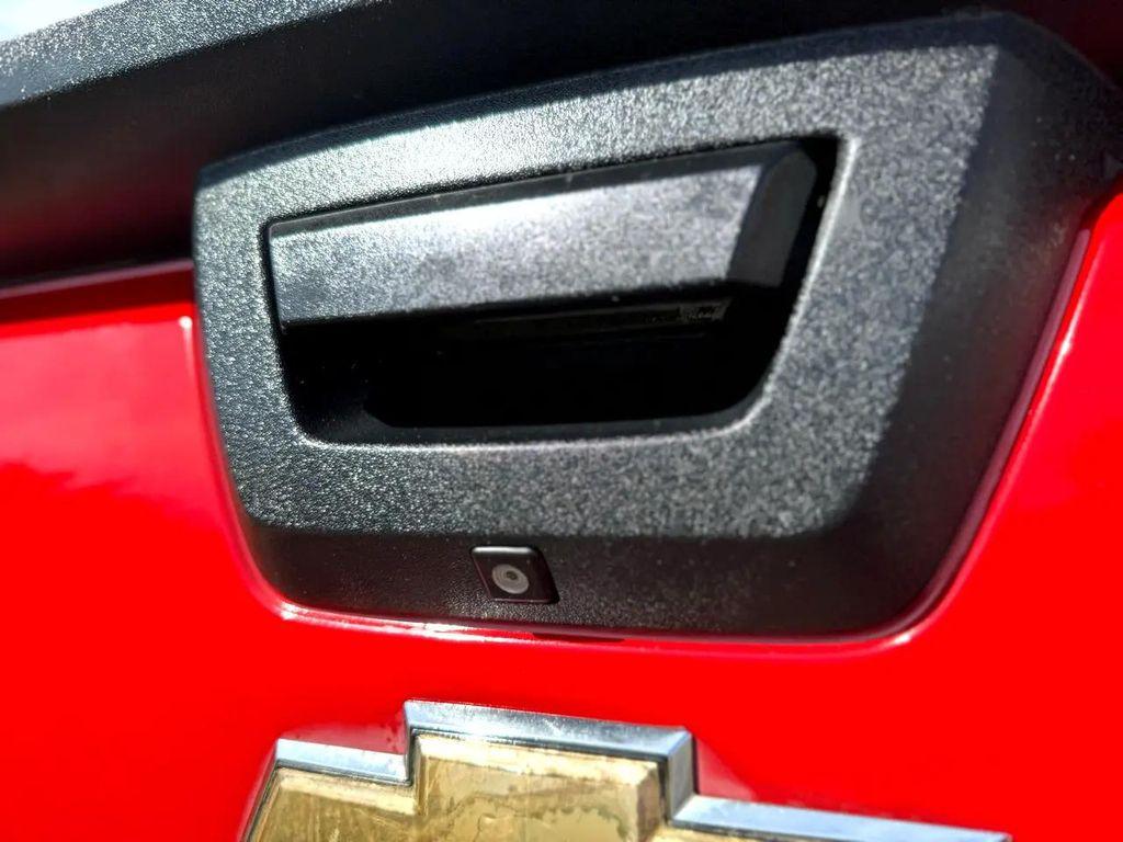 used 2011 Chevrolet Avalanche car, priced at $11,995