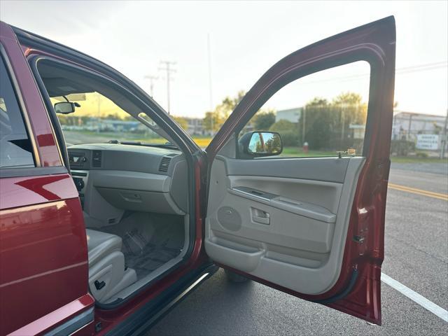 used 2007 Jeep Grand Cherokee car, priced at $5,494