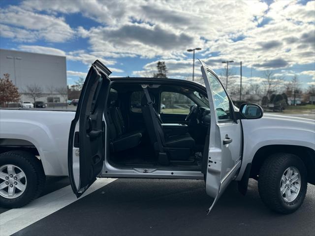 used 2013 GMC Sierra 1500 car, priced at $17,995