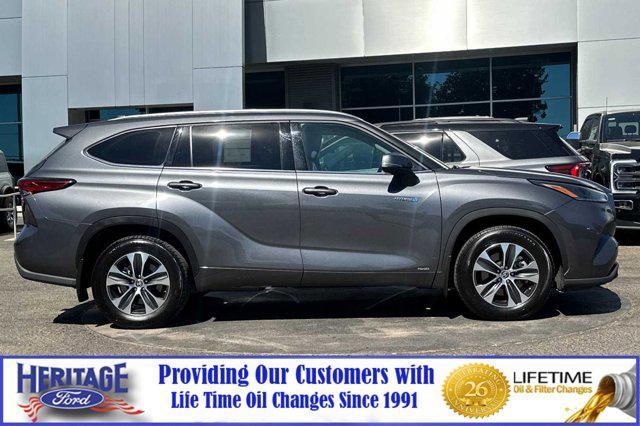 used 2021 Toyota Highlander Hybrid car, priced at $40,673