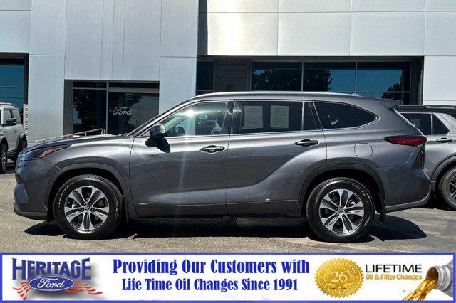 used 2021 Toyota Highlander Hybrid car, priced at $40,673