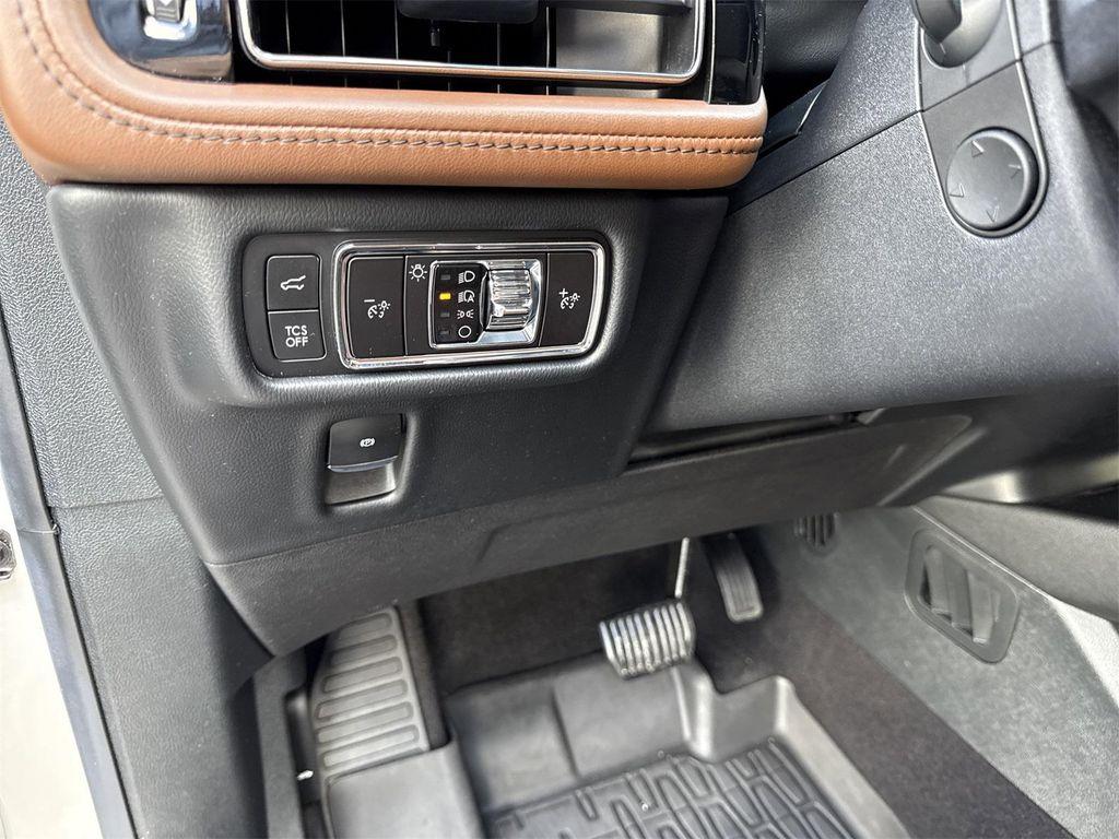 used 2023 Lincoln Nautilus car, priced at $43,900