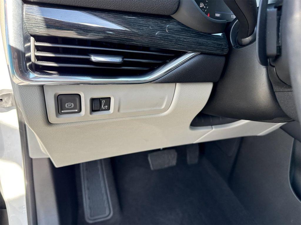 used 2019 Cadillac XT4 car, priced at $26,900