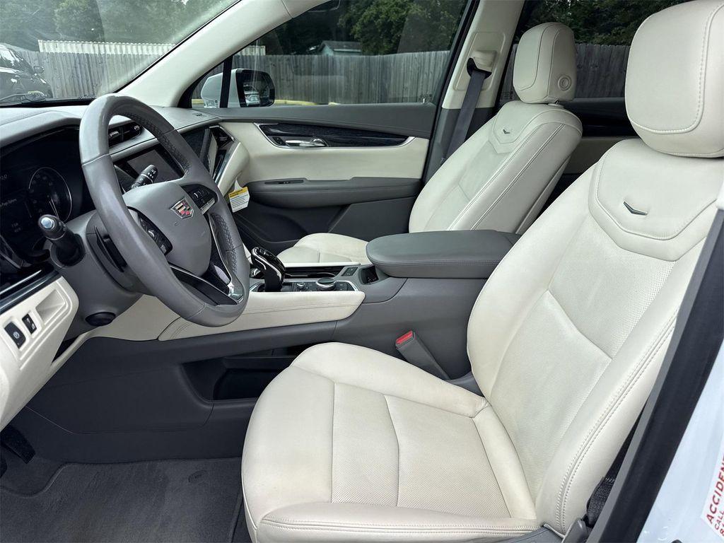 used 2021 Cadillac XT6 car, priced at $37,900