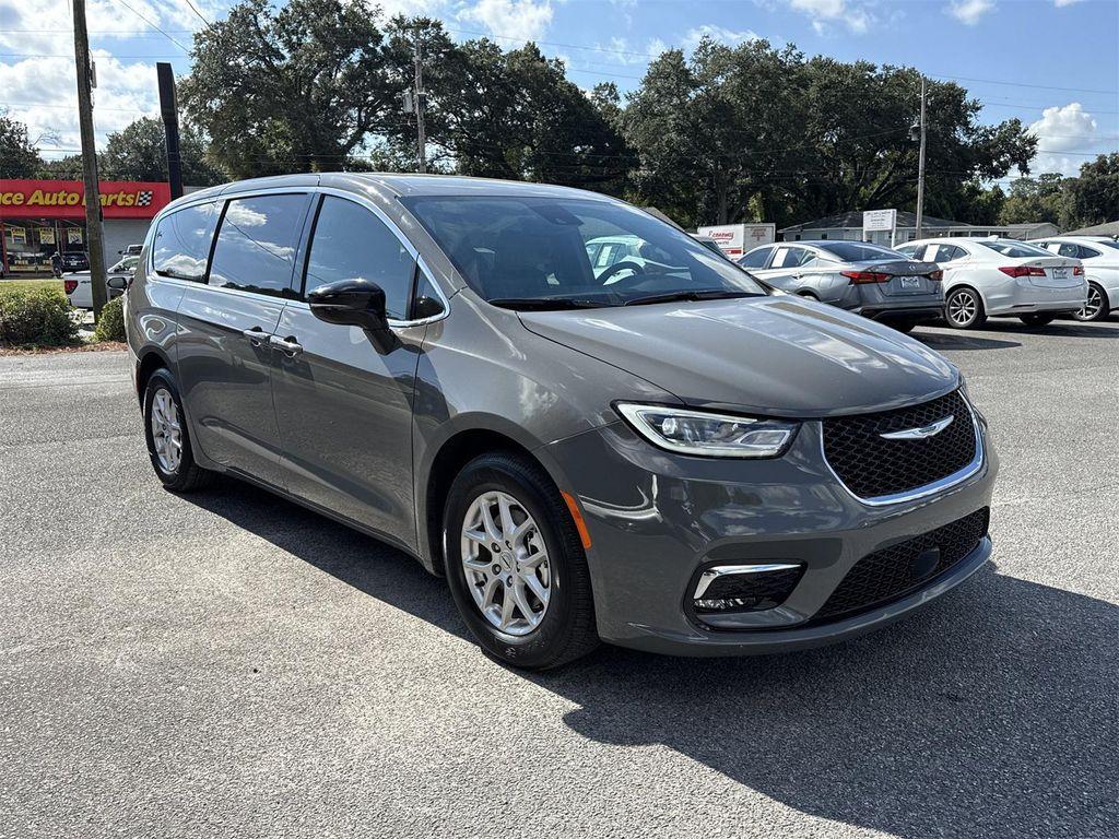 used 2025 Chrysler Pacifica car, priced at $36,900