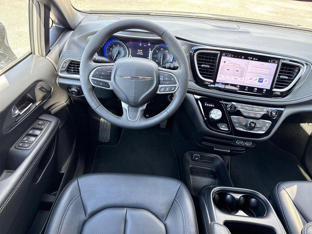 used 2025 Chrysler Pacifica car, priced at $36,900