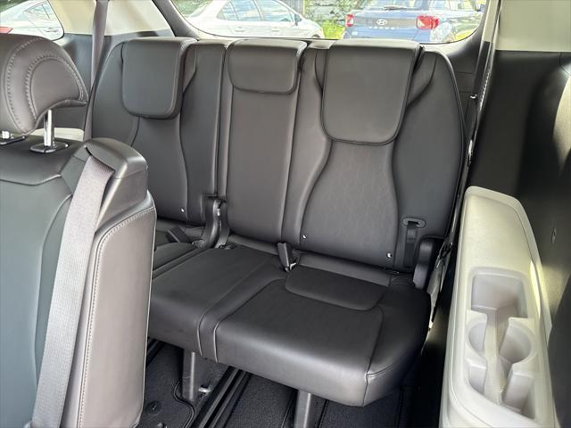 used 2024 Kia Carnival car, priced at $34,900