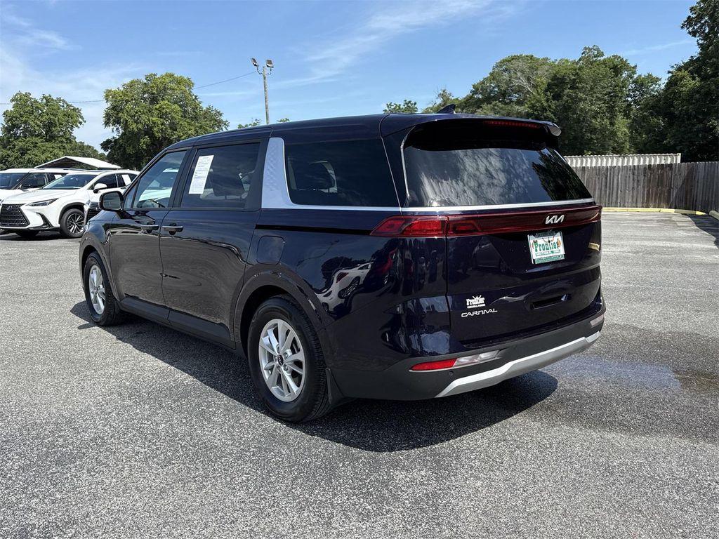 used 2024 Kia Carnival car, priced at $34,900