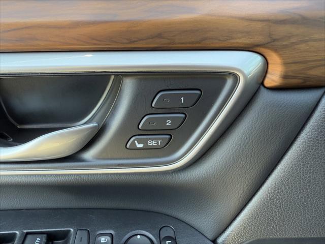 used 2020 Honda CR-V car, priced at $27,900