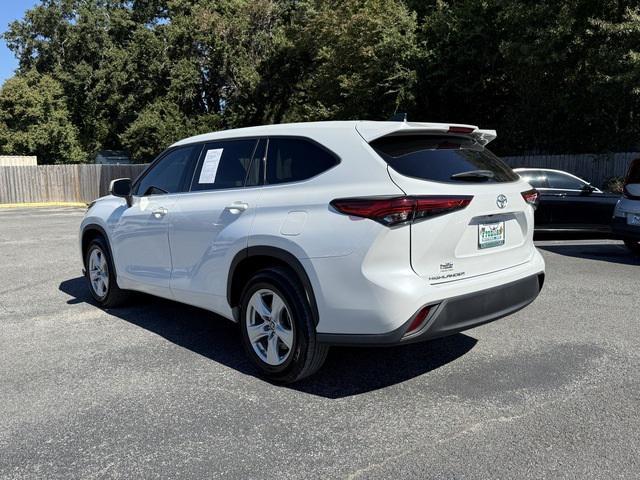 used 2022 Toyota Highlander car, priced at $32,500