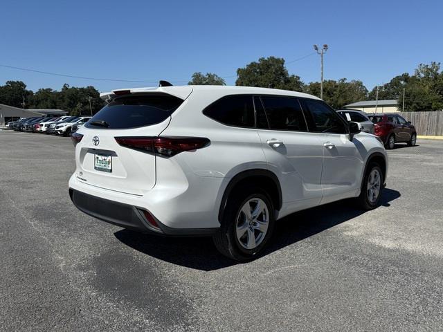 used 2022 Toyota Highlander car, priced at $32,500