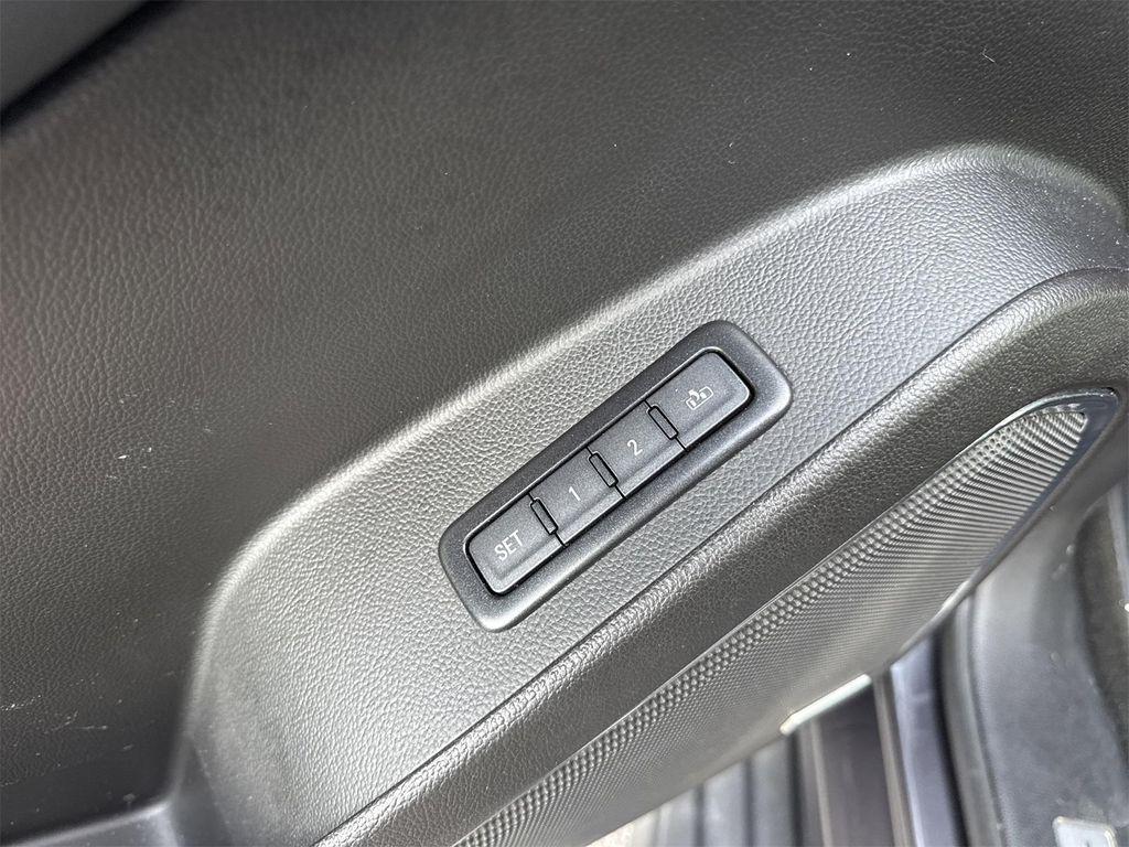 used 2018 Chevrolet Suburban car, priced at $28,900