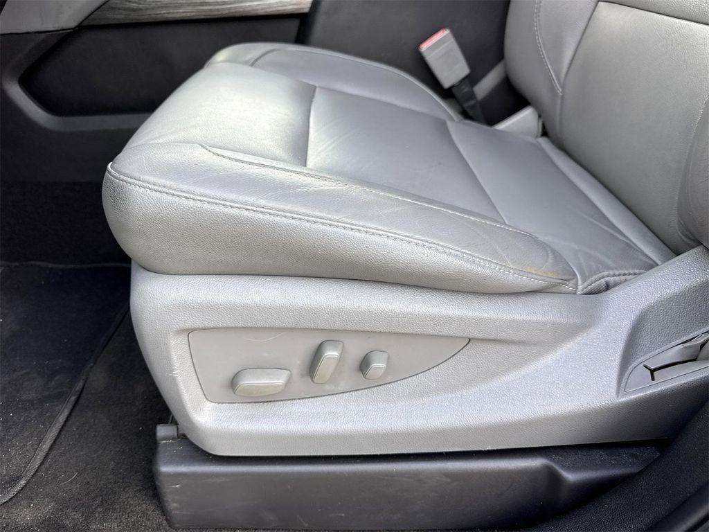 used 2018 Chevrolet Suburban car, priced at $28,900