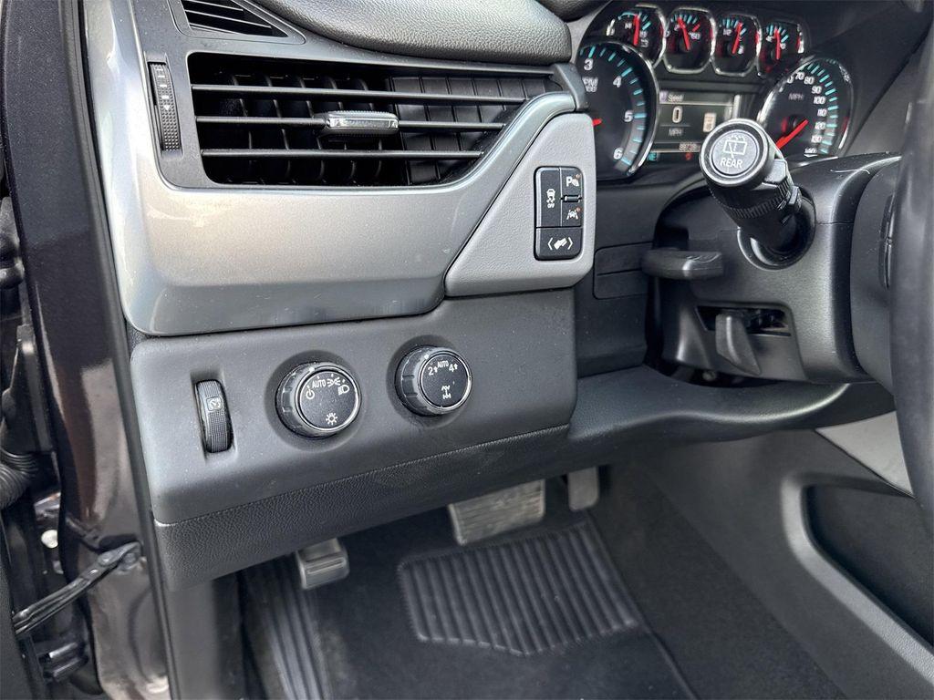 used 2018 Chevrolet Suburban car, priced at $28,900