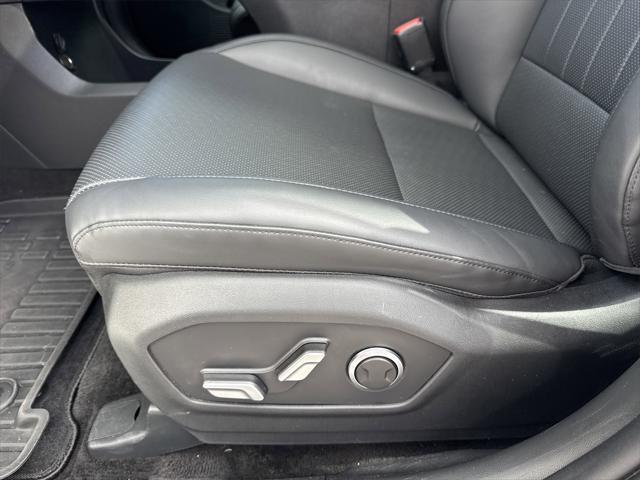 used 2024 Hyundai Santa Fe car, priced at $39,900