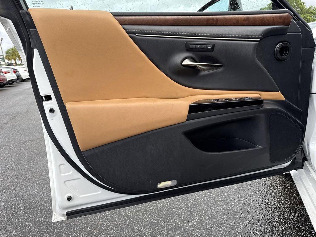 used 2022 Lexus ES 350 car, priced at $40,900