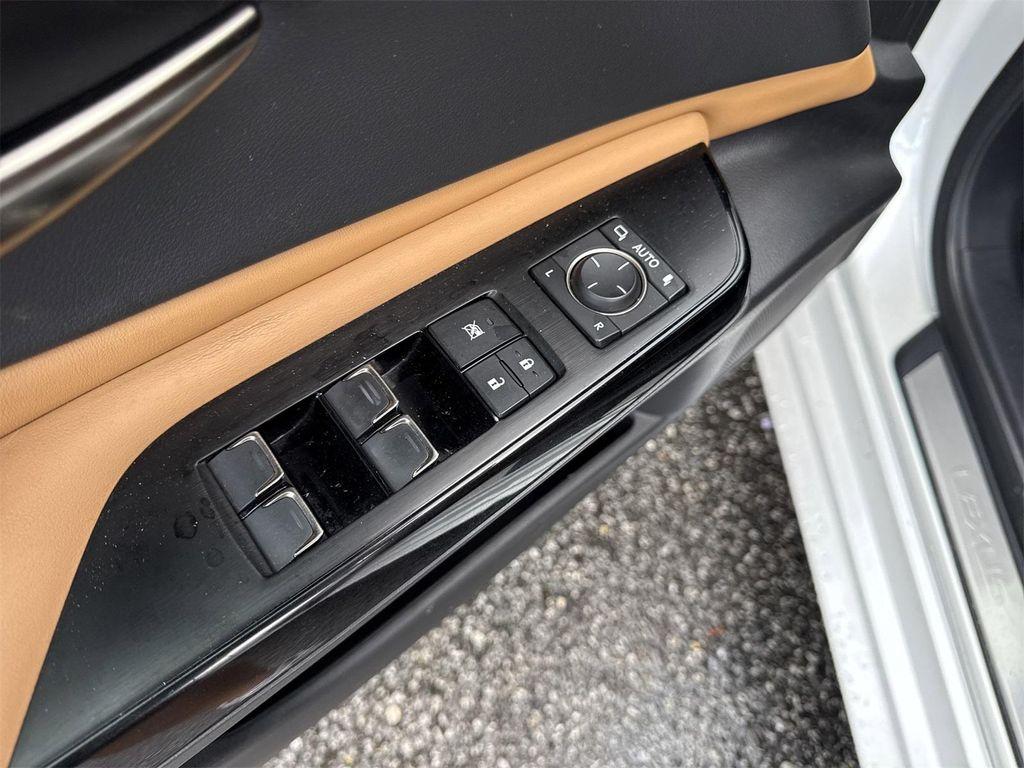 used 2022 Lexus ES 350 car, priced at $40,900