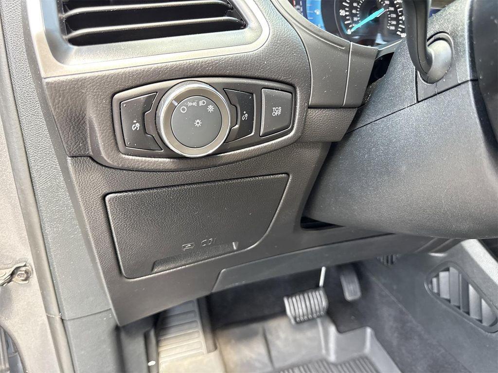 used 2024 Ford Edge car, priced at $30,900