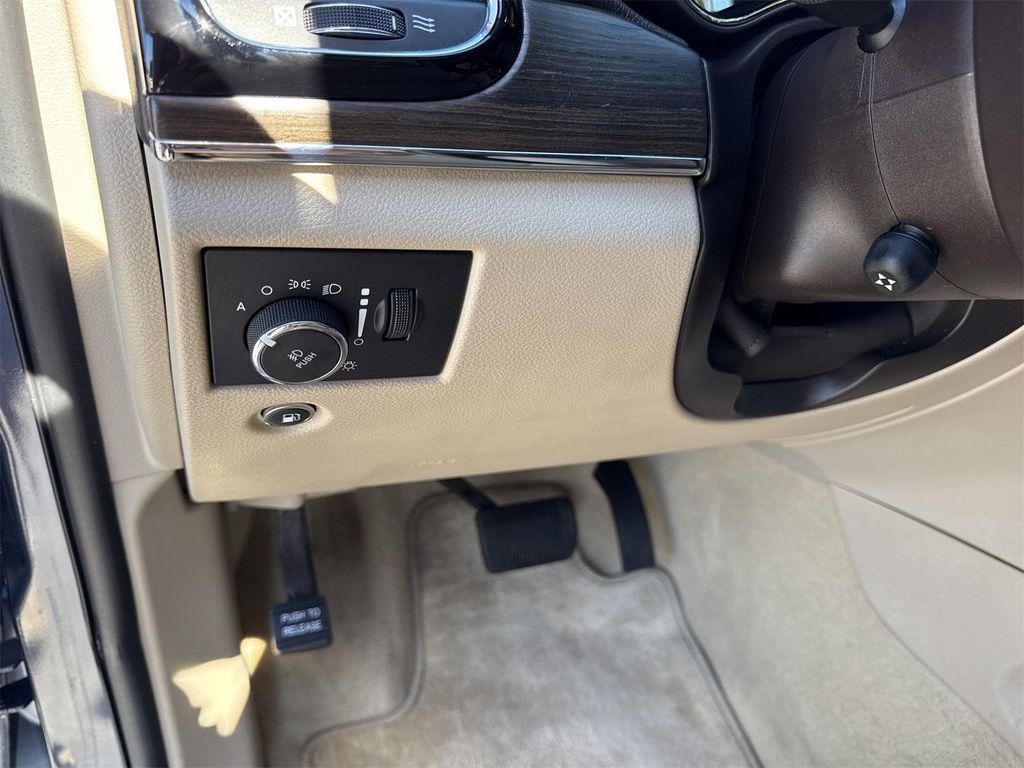 used 2019 Jeep Grand Cherokee car, priced at $26,900