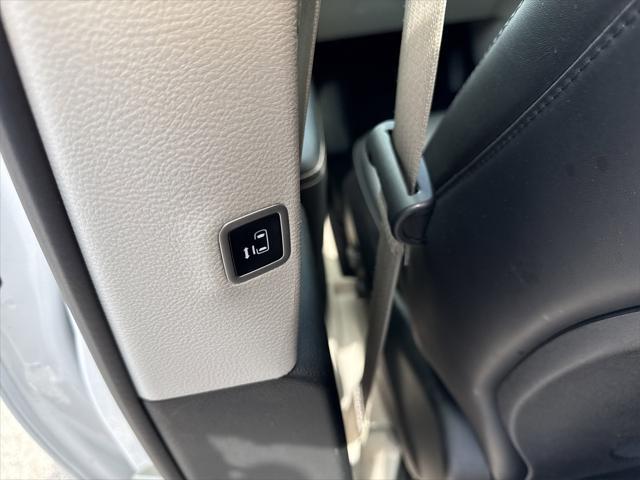 used 2024 Chrysler Pacifica car, priced at $34,900