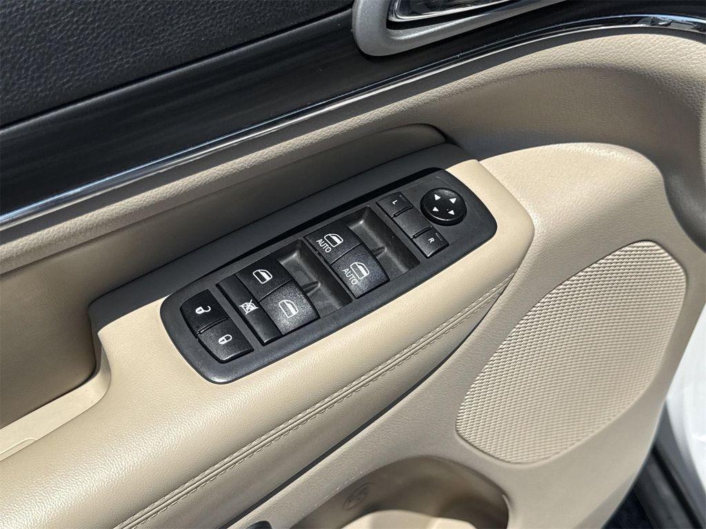 used 2021 Jeep Grand Cherokee car, priced at $23,900
