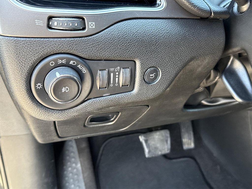 used 2019 Jeep Cherokee car, priced at $18,900