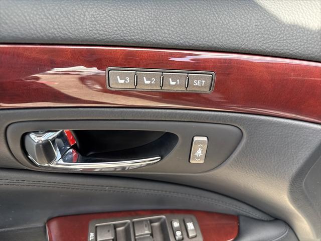 used 2007 Lexus LS 460 car, priced at $10,900