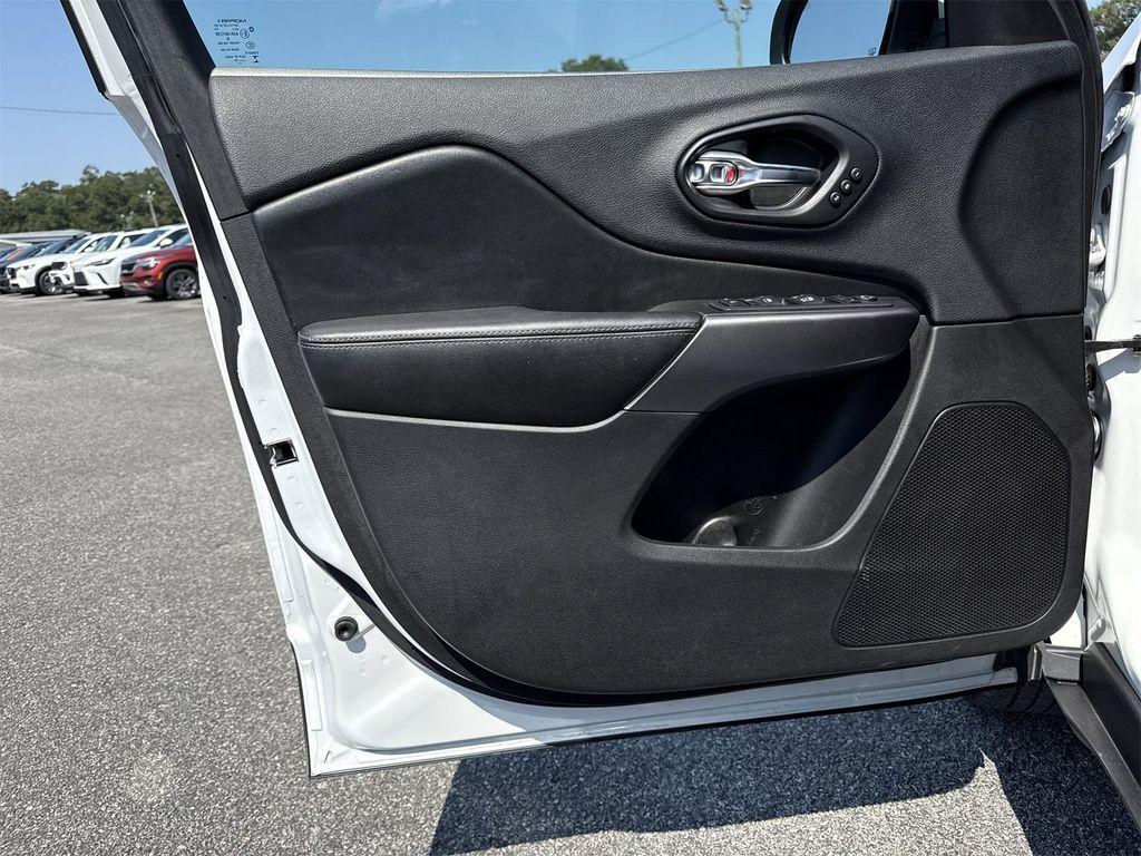 used 2019 Jeep Cherokee car, priced at $18,900