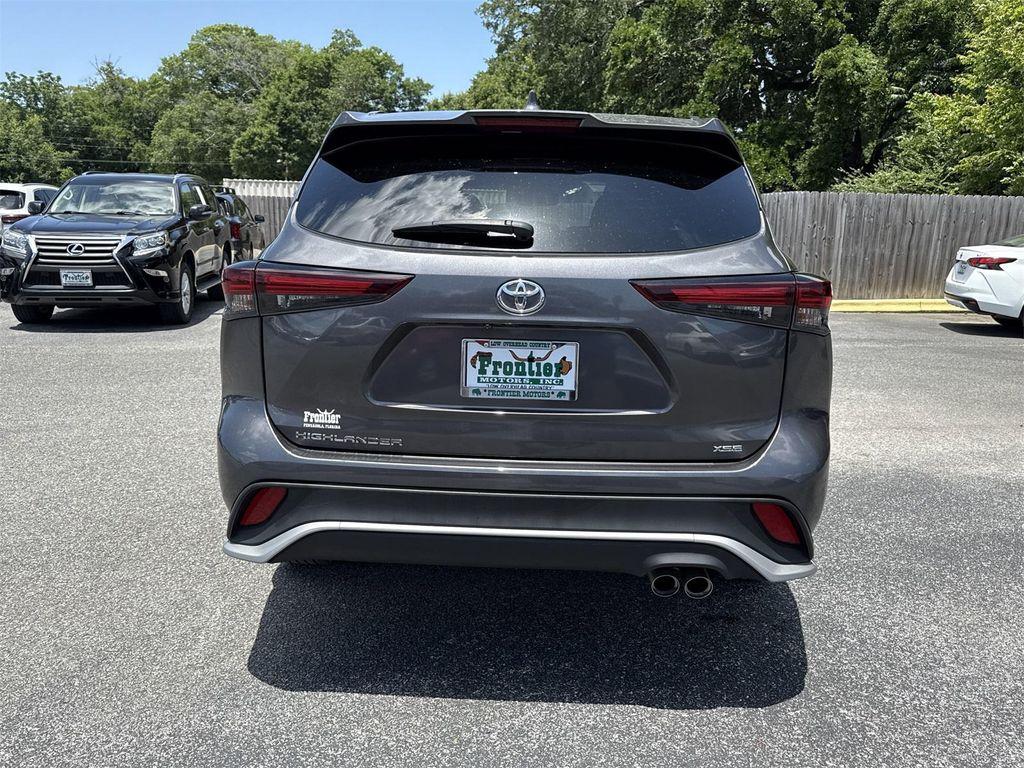 used 2024 Toyota Highlander car, priced at $40,900