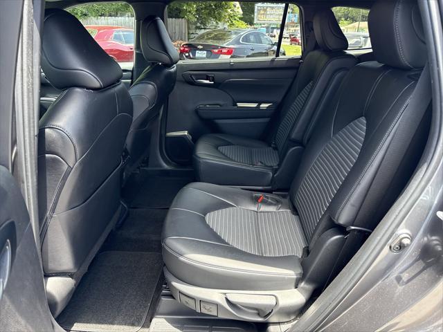 used 2024 Toyota Highlander car, priced at $44,900
