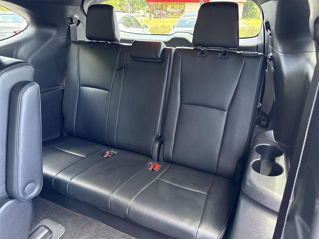 used 2024 Toyota Highlander car, priced at $40,900