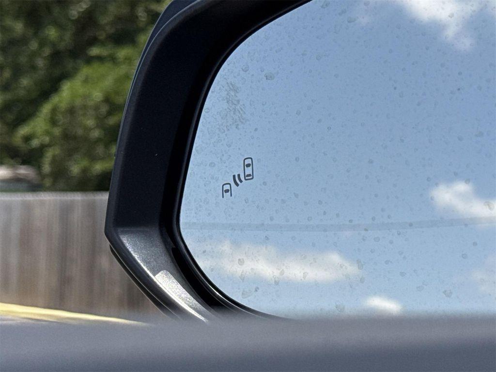 used 2024 Toyota Highlander car, priced at $40,900