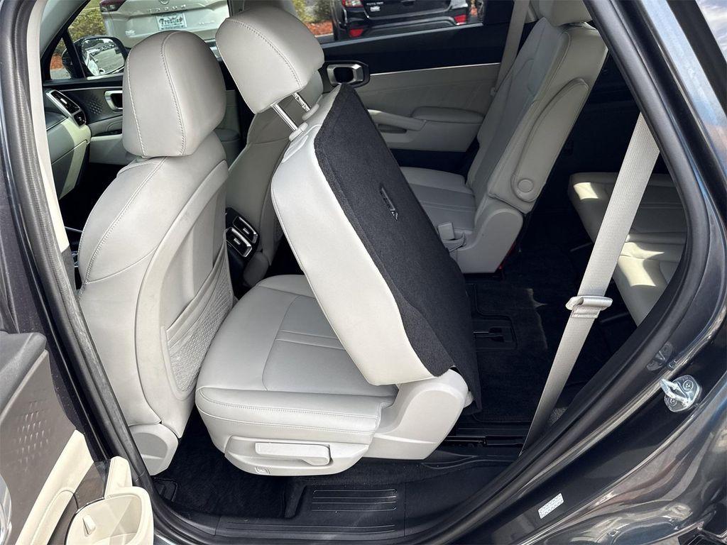 used 2022 Kia Sorento car, priced at $31,900