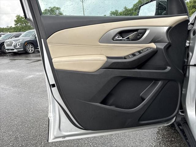 used 2022 Chevrolet Traverse car, priced at $28,900