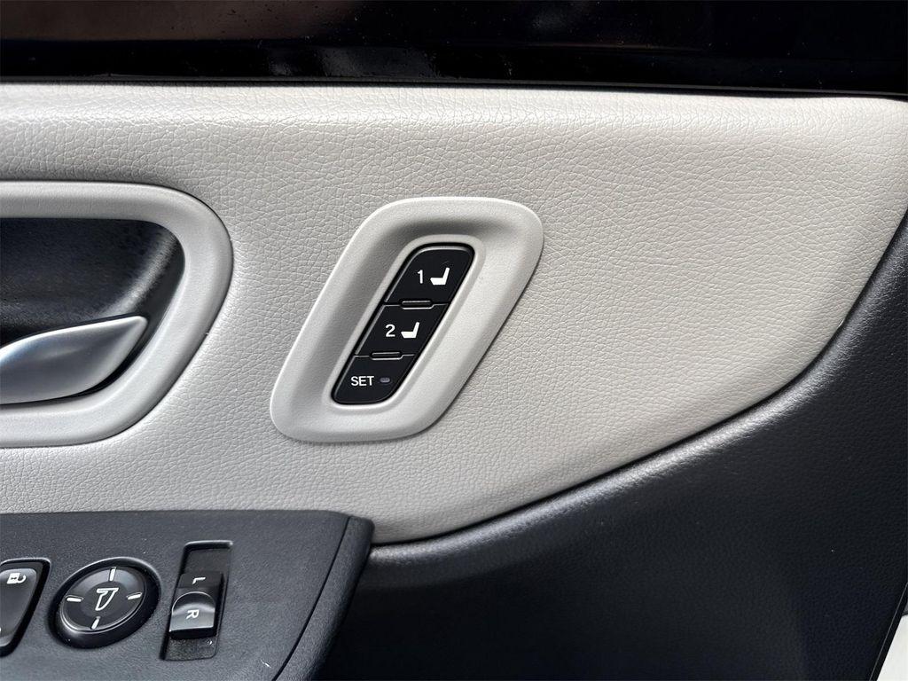 used 2024 Honda Pilot car, priced at $41,900