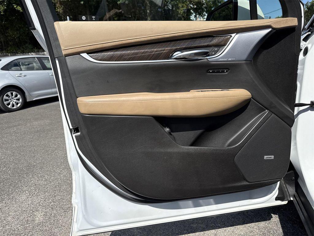 used 2024 Cadillac XT6 car, priced at $57,900