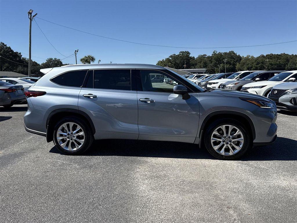 used 2023 Toyota Highlander car, priced at $42,900