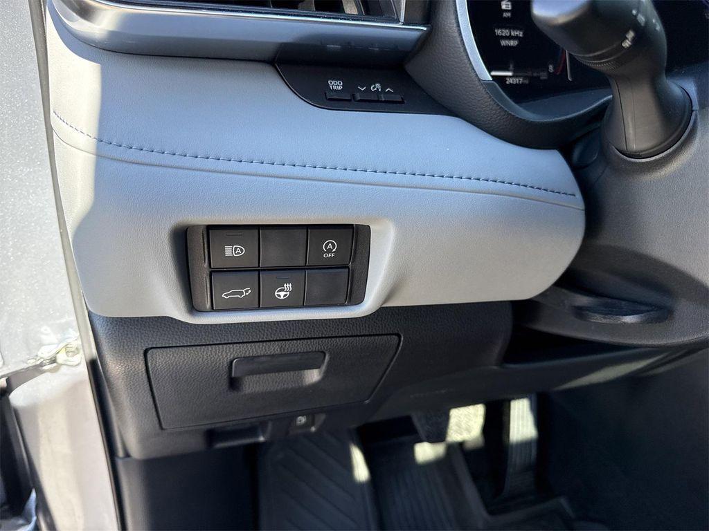 used 2023 Toyota Highlander car, priced at $42,900