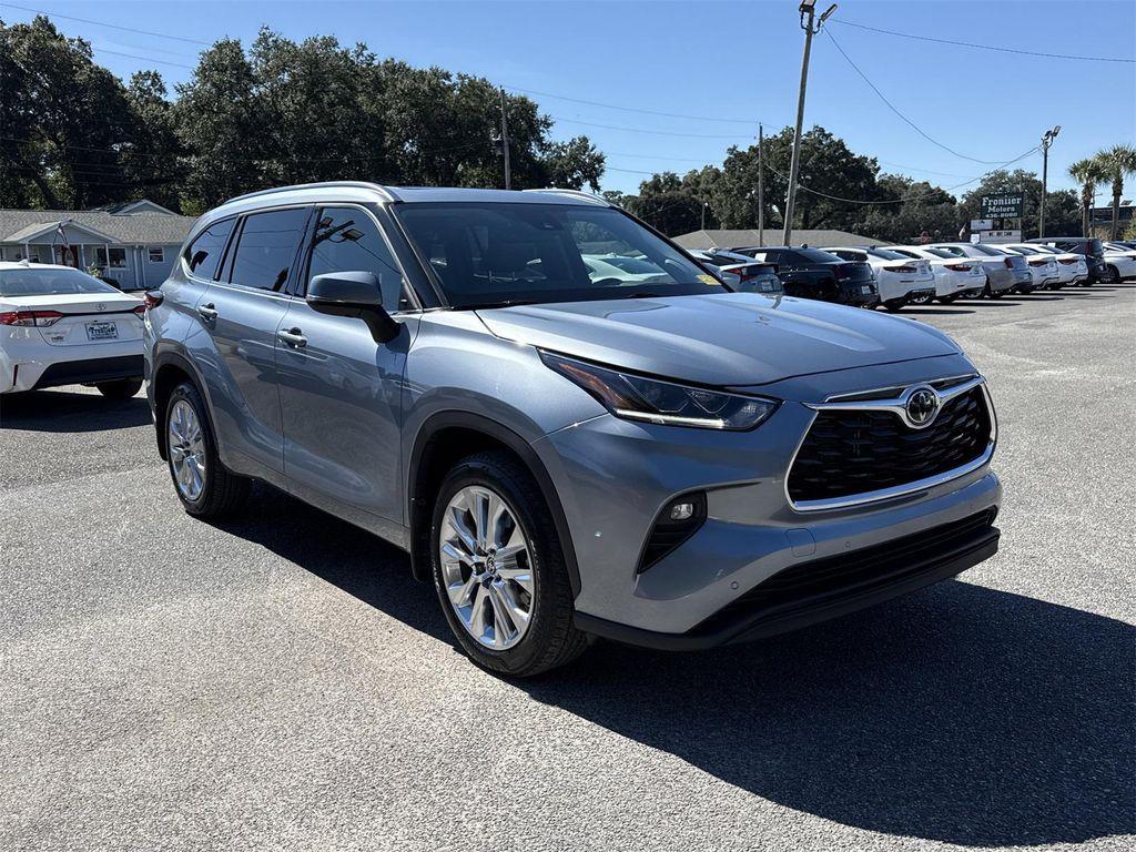 used 2023 Toyota Highlander car, priced at $42,900